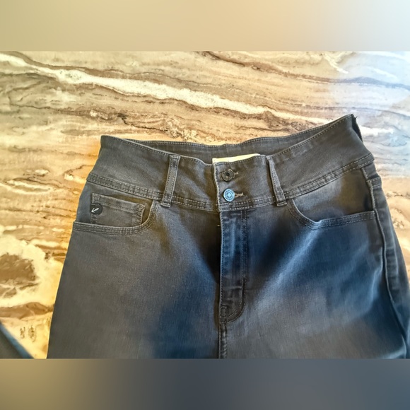 KanCan Washed Black High Rise Skinny Jean - Picture 2 of 6